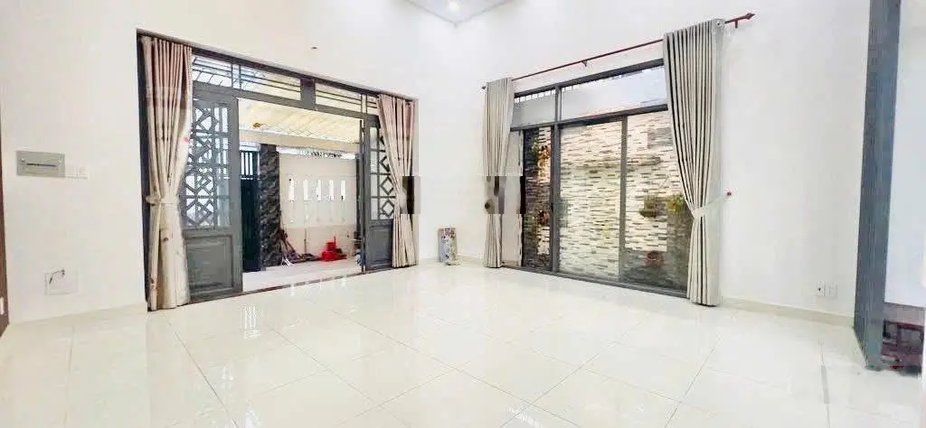 Khu vip nhất Quận 9 - Hiệp Phú ngay VinCom - 135m2 7tỷ5 chốt 6.2 tỷ (ngang 7m dài 20m)