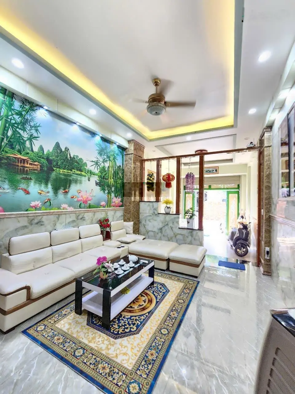 Nhà 1 trệt 2 lầu, đường 13m. Sổ hồng riêng
