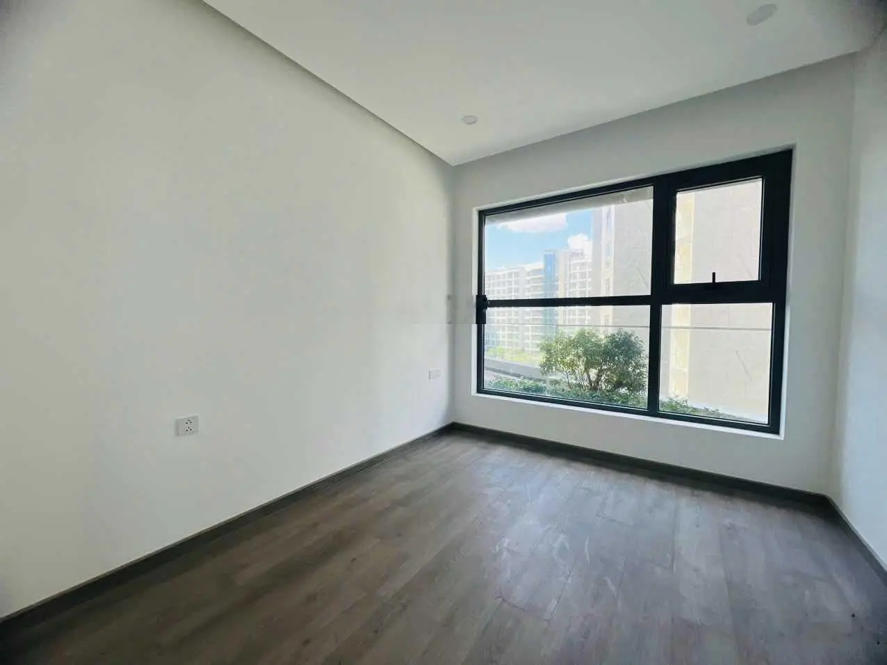 Hiếm! Còn 1 căn trệt trên không Alnata Plus - 80m2 - Bao gồm ô đậu xe - giá bán 5.550 tỷ (102%)