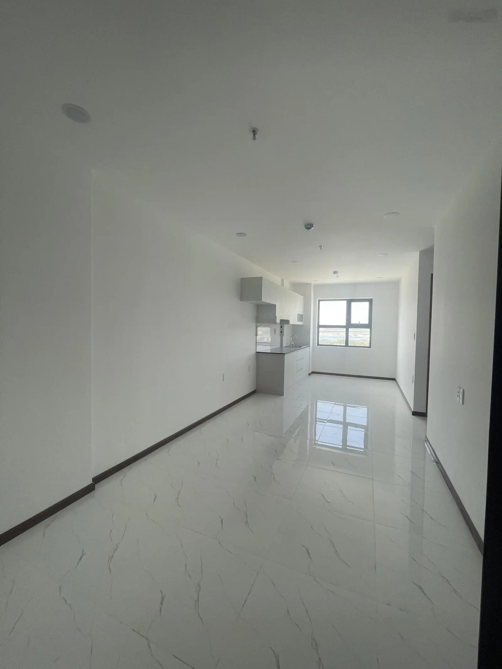 Cần tiền bán gấp căn hộ 61m2-2PN2WC bao thuế phí sang tên, LH 0766 128 ***