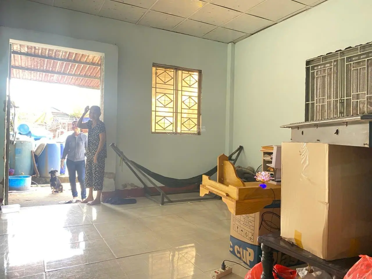 Cần bán gấp nhà đường kênh trung ương sạch sẽ thoáng mát giá siêu rẻ