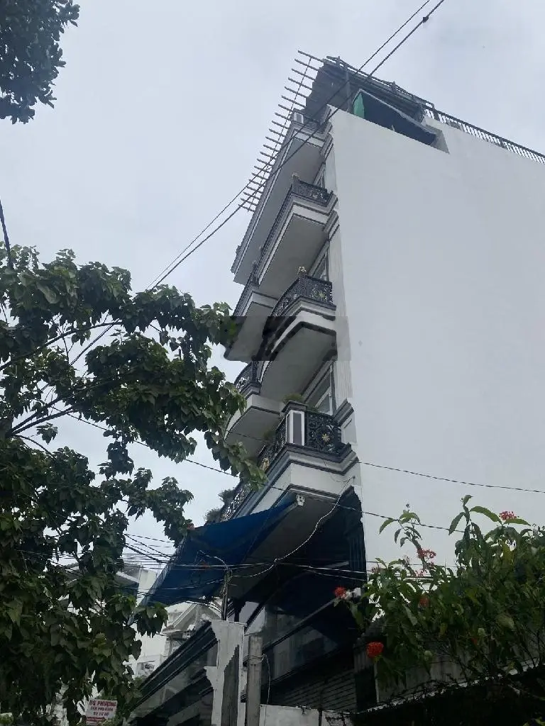 Mặt tiền kinh doanh đang mở công ty