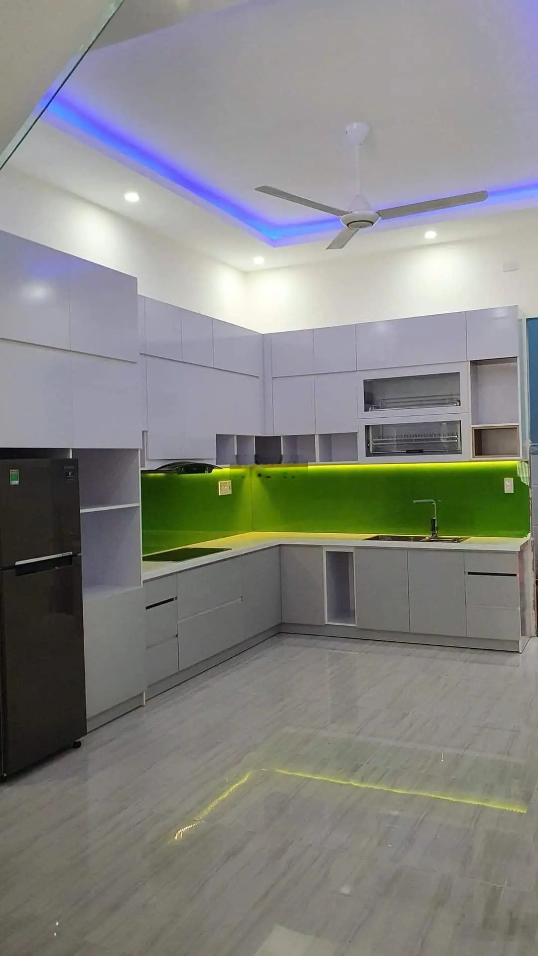Nhà 1 trệt 2 lầu + 6 phòng trọ thu nhập 7tr/tháng, MT KD Nguyễn Hữu Cảnh, Phú THọ, Thủ Dầu Một, BD