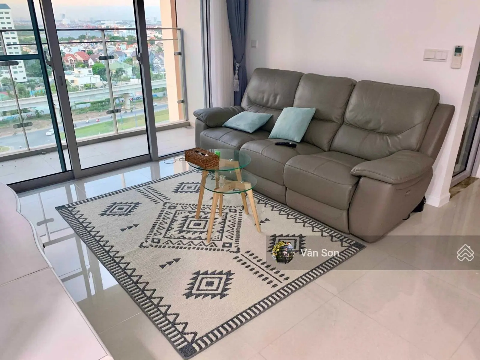 Suất SPA cho người nước ngoài - 2PN 100m2 tháp T4 TTTM Estella Place - giá bán chỉ 10 tỷ 5 all in