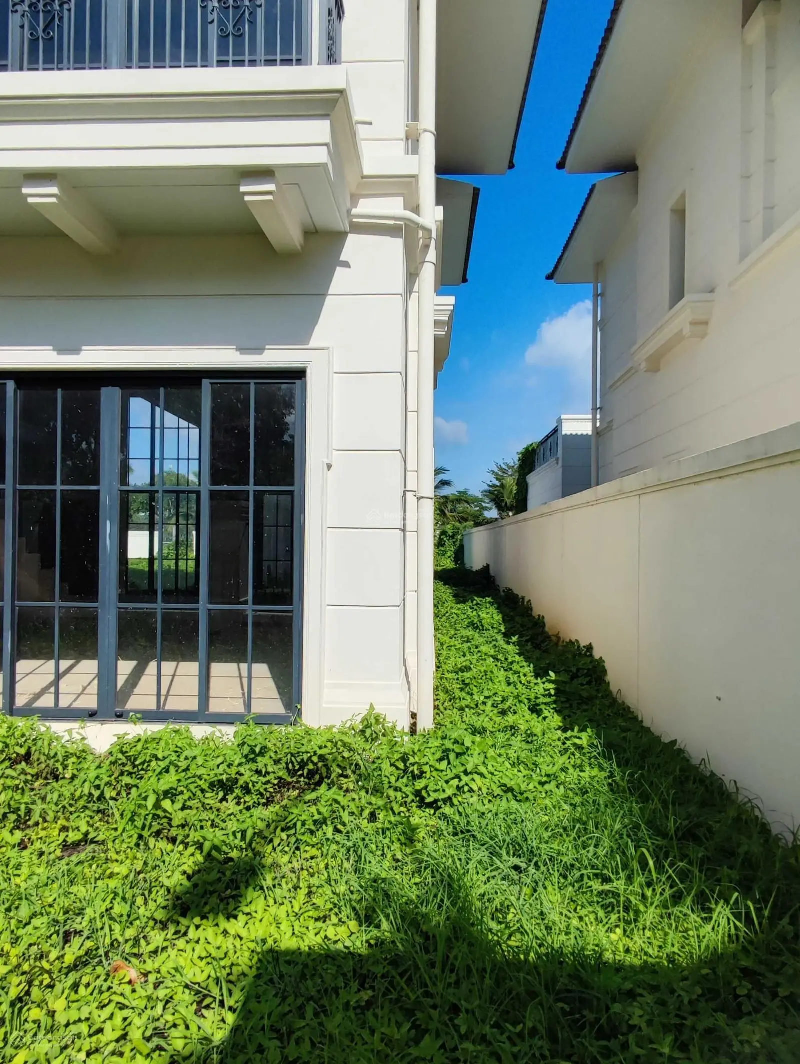 Bán nhanh dinh thự vị trí đẹp view sông từ 35 tỷ zone 4 full thuế phí. LH 0901 088 ***