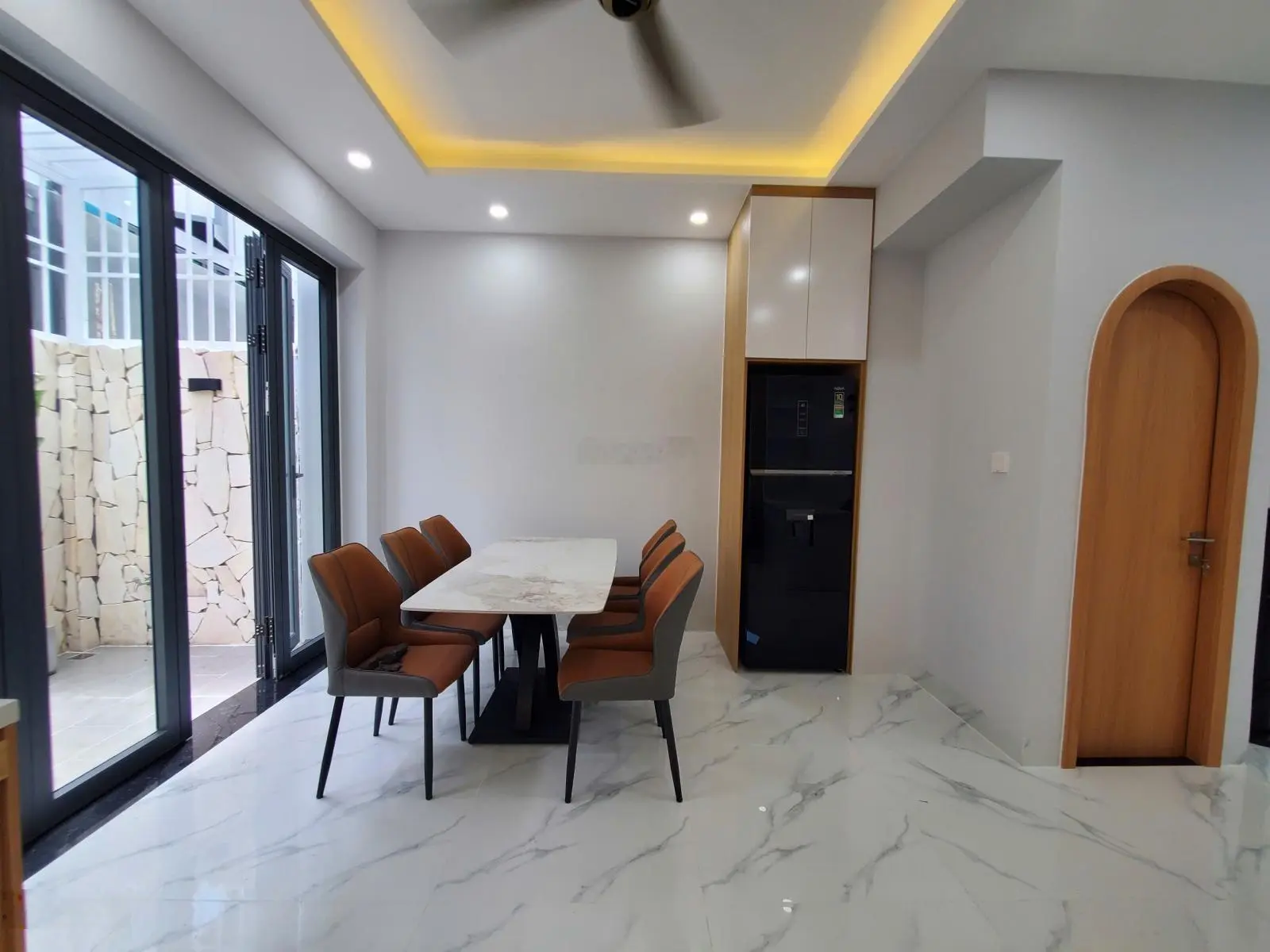 Nhà đẹp gói 8 mỹ gia thiết kế hiện đại, nội thất cao cấp gần hồ bơi đang cho thuê 23tr/tháng