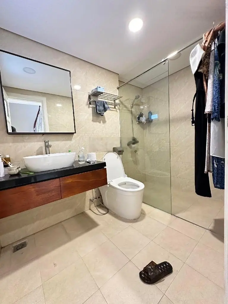 Bán nhanh nhà 5 tầng dân xây, Xuân Phương, DT 58m2. MT 7m, gần phố, giá: 7,35 tỷ LH: 0968 371 ***