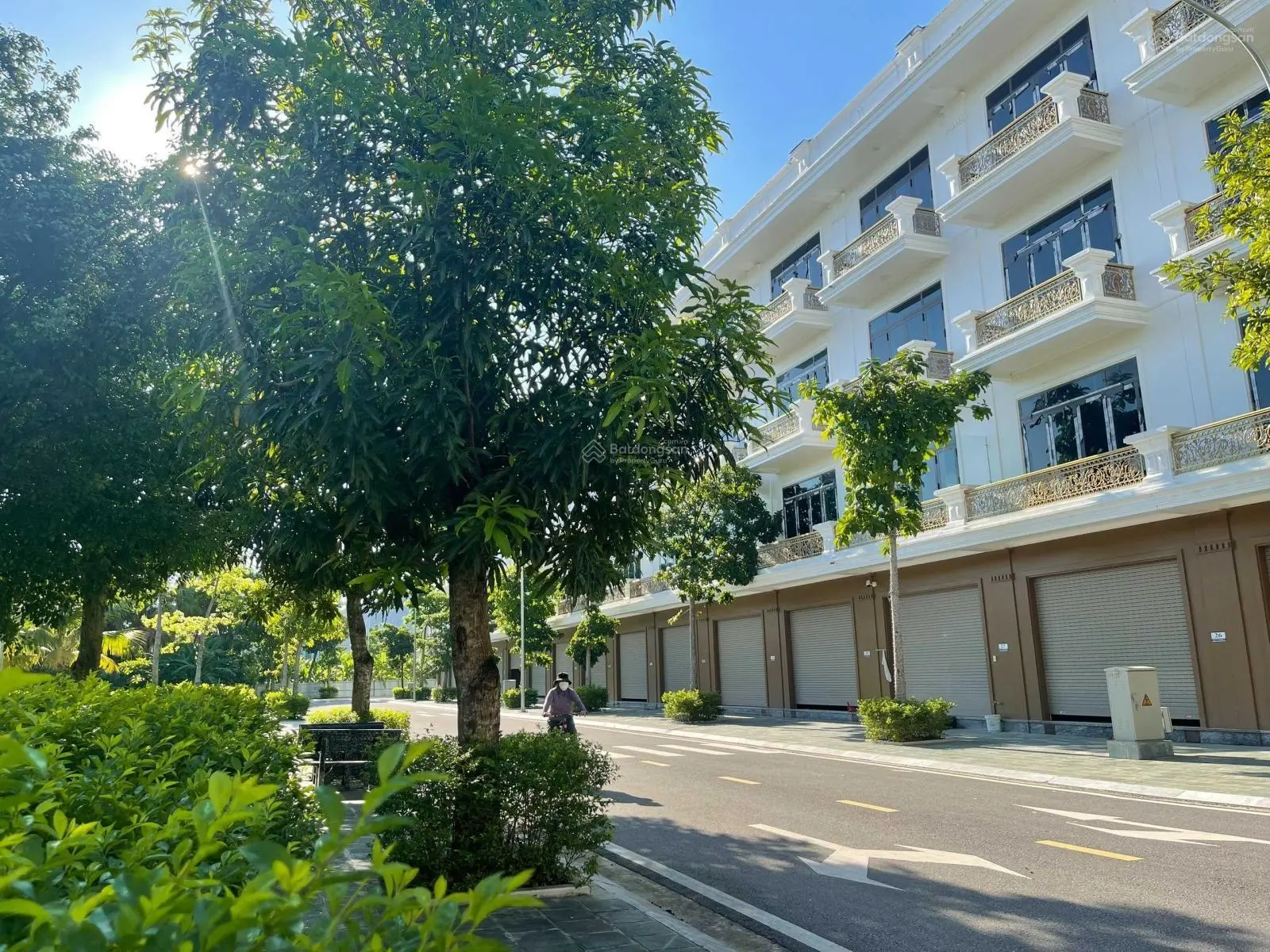 Nhà liền kề 4 tầng view công viên TP. Thanh Hóa giá chỉ 3,1 tỷ 0919 959 ***