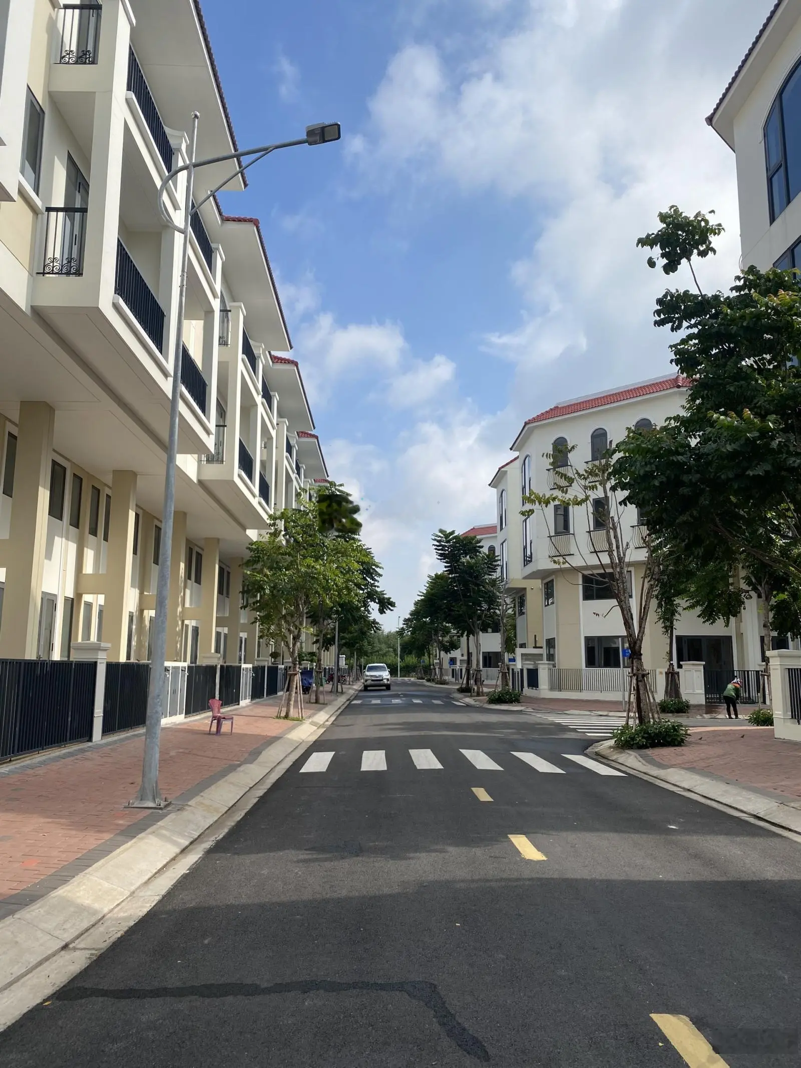 1 căn duy nhất 6,3 tỷ. Senturia NSG GĐ1. Liên hệ: 0975 734 ***