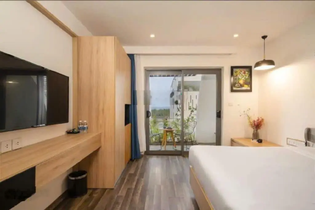 Bán tòa khách sạn MT Đông Kinh Nghĩa Thục, Q. Sơn Trà,195m2, 6 tầng, 35 tỷ (Doanh thu 3 tỷ/năm)