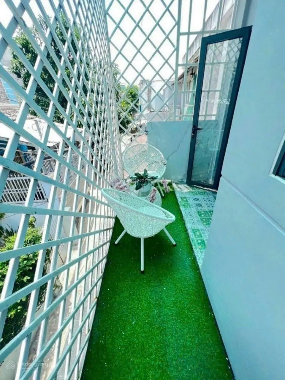 Cần bán gấp nhà hẻm 1806 TT Nhà Bè. DT: 4 x 9m, 1 lầu, 2 phòng ngủ, 2 WC, ban công view đẹp