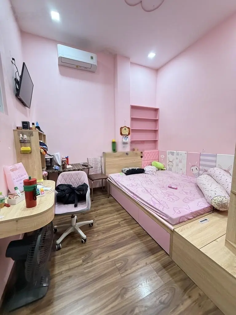 Nhà Ngay Gò Dầu, Tân Phú, 46m2, gồm 4 phòng ngủ, 4wc
