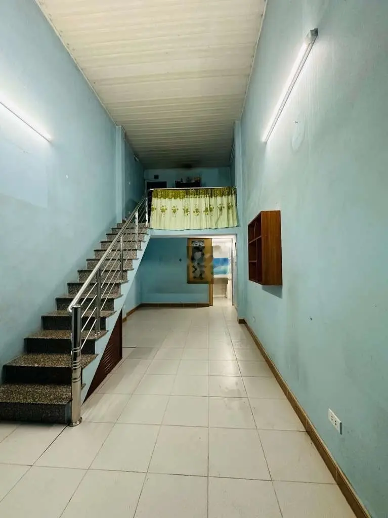 Bán Đất Đông Thắng tặng nhà C1,Gần chợ,các trường ĐH DT 31m2 Giá 3,4tỷ