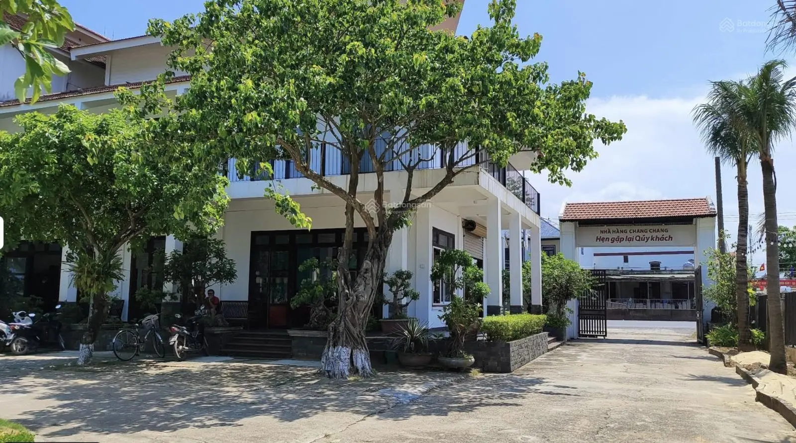 Bán nhà mặt tiền đường Hùng Vương bên sông Nhật Lệ, 482m2, pháp lý đầy đủ.