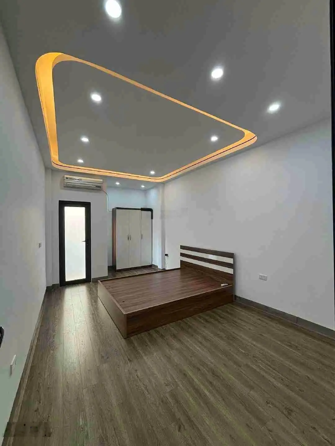 Chủ nhà giảm chào bán nhà Ngô Thì Sỹ, Hà Đông - diện tích 33m2 - 3 tầng - nở hậu - xách vali về ở