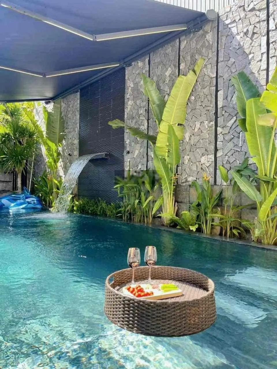 Đặng Huy Trứ, villa 3 tầng 210m2 sát biển. Giá 1x tỷ