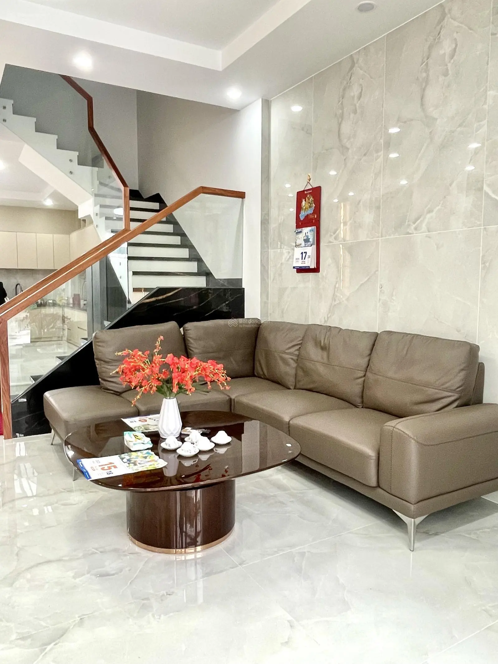 Bán nhà 3 tầng mới xây 4pn 5wc gói 4 - Mỹ Gia full nội thất xịn đẹp, gần view sông Quán Trường