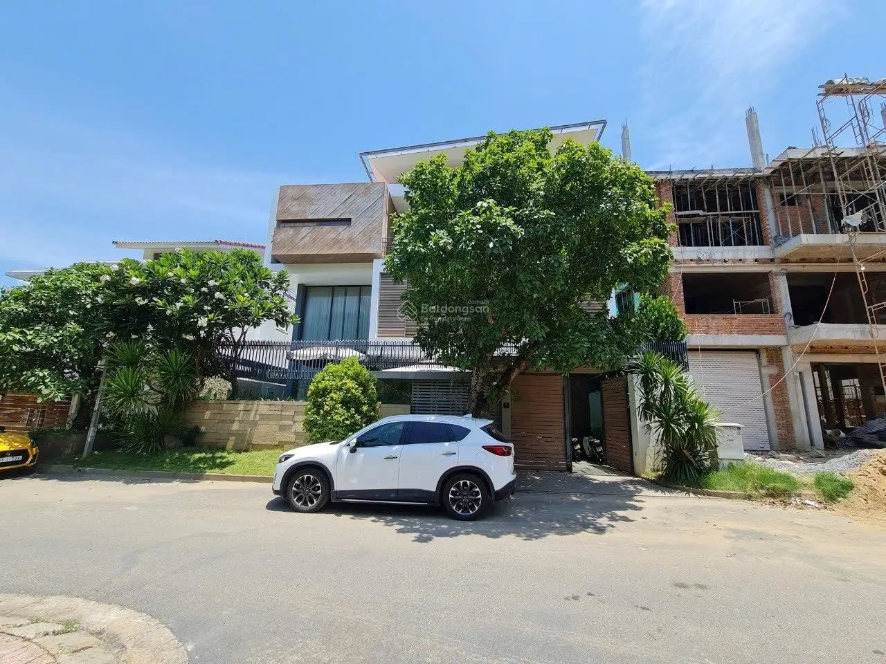 Bán nhà biệt thự KDT vĩnh điềm trung giá tốt