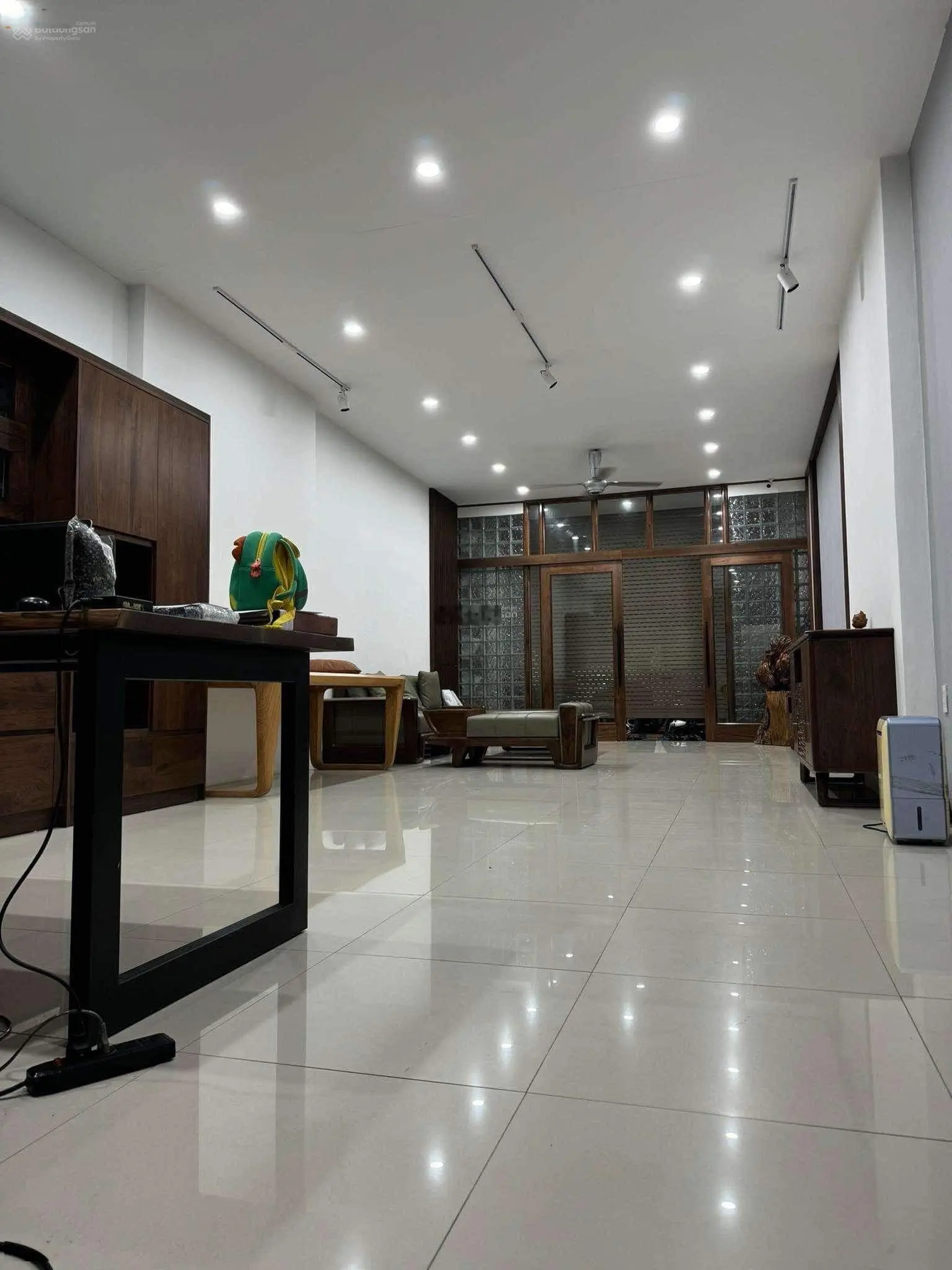 Hàng hiếm có. Chủ bán 190m2 mặt đường Trần Hưng Đạo - Tp Thái Bình. Đã có nhà trên đất