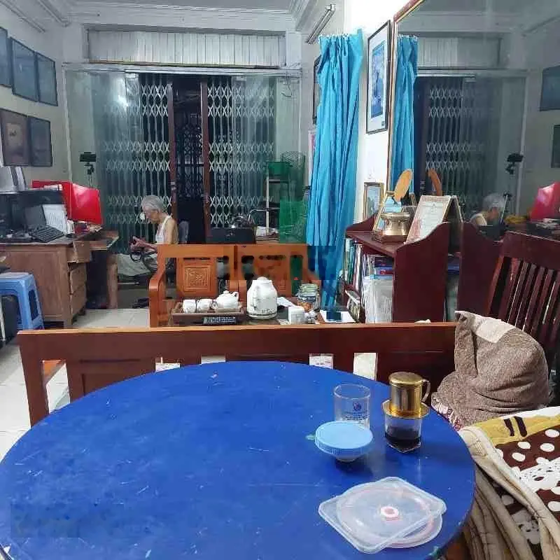 Bán nhà phố Ngọc Khánh Ba Đình, sổ 34m2, 4 tầng, vị trí đẹp, về ở luôn, chỉ 7 tỷ rưỡi