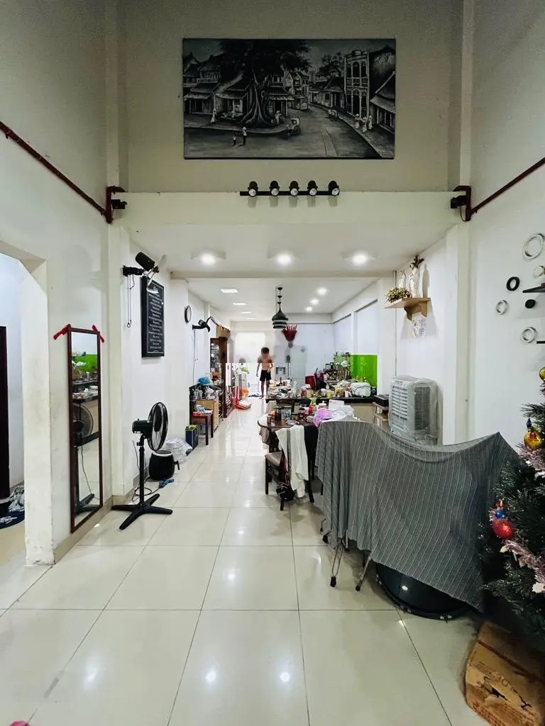 Nhà mặt phố giá rẻ hơn hẻm. Bán nhà mặt tiền, ngang 8m, tặng nhà 2 tỷ, đường Phạm Thế Hiển, Quận 8
