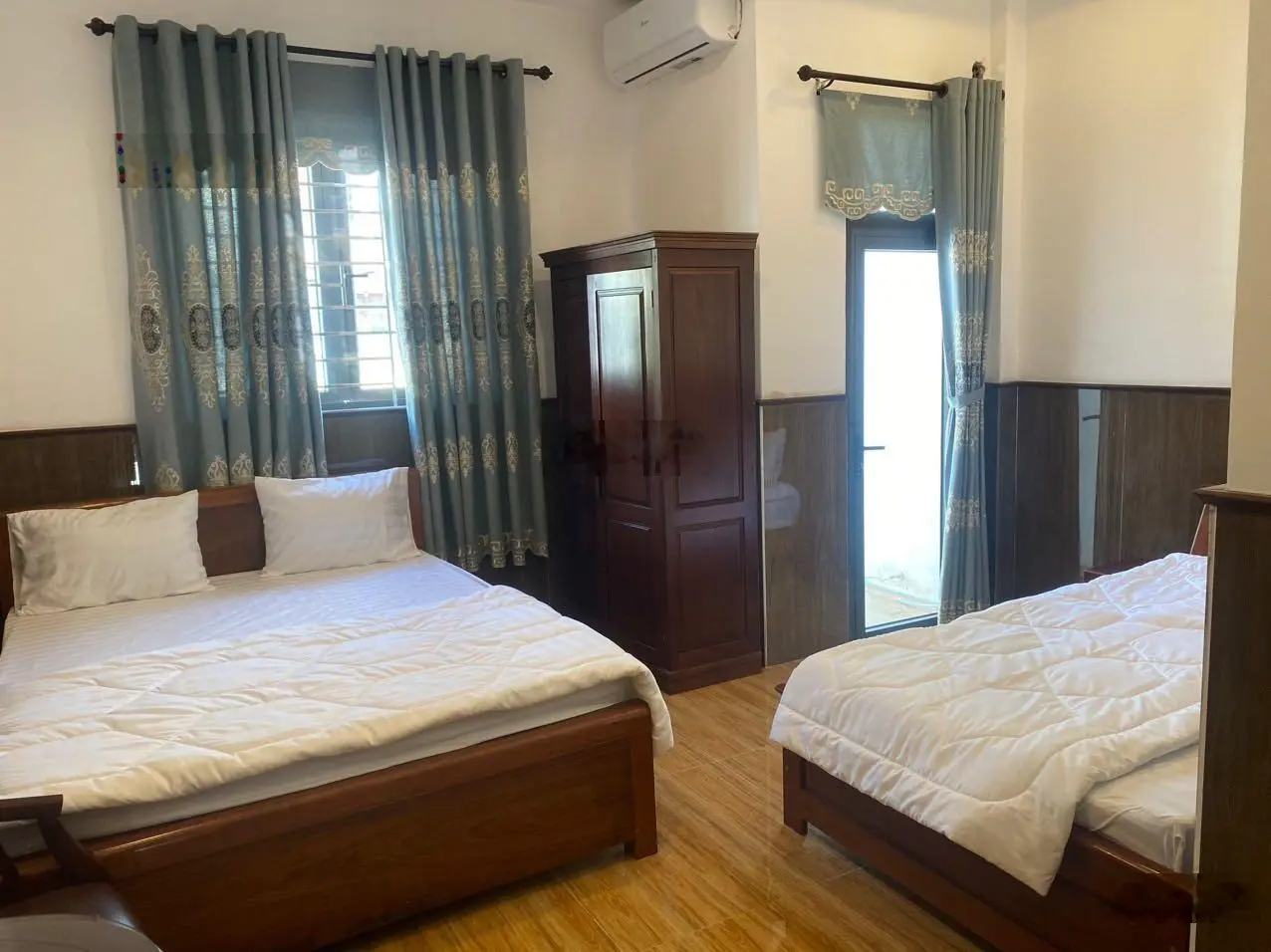Bán nhà 2 tầng 6 căn hộ đường Vũ Ngọc Phan