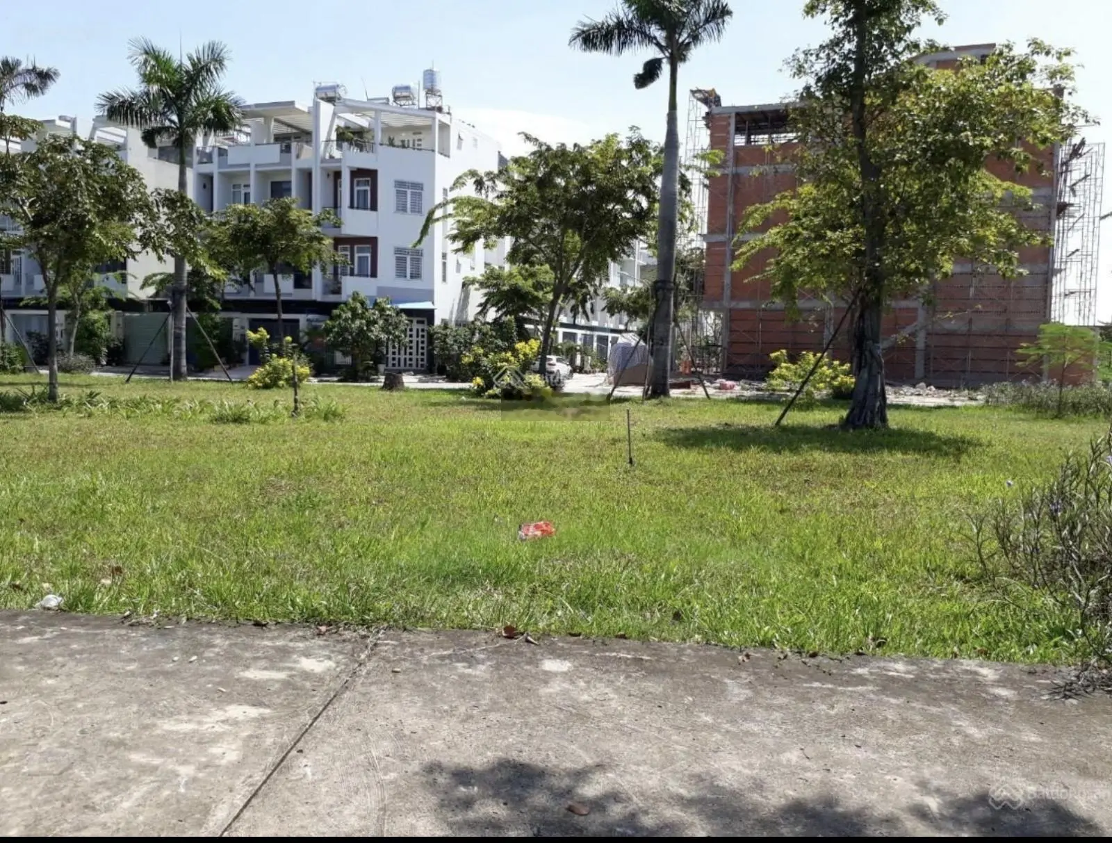 Cắt lỗ lô đất ở Nguyễn Hoàng P.An Phú Quận 2 80m2 giá 4tỷ8, sổ Hồng riêng, dân cư đông