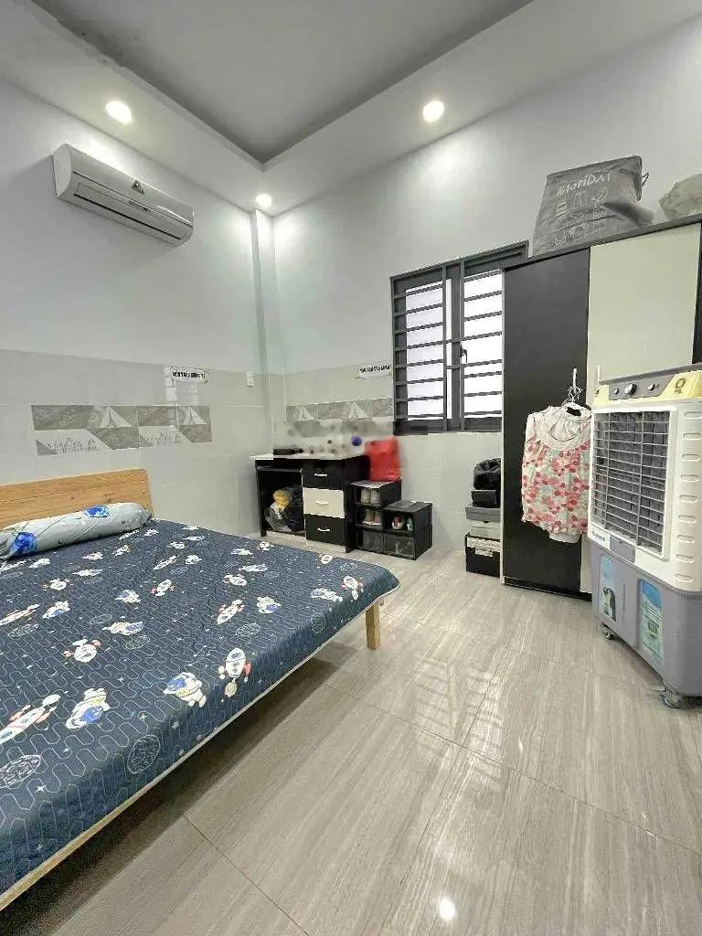 Nhà đẹp mặt tiền Tân Bình - Nguyễn Bá Tòng - sát ngã tư 7 Hiền - 70m2 - 4 tầng - hơn 10 tỷ TL
