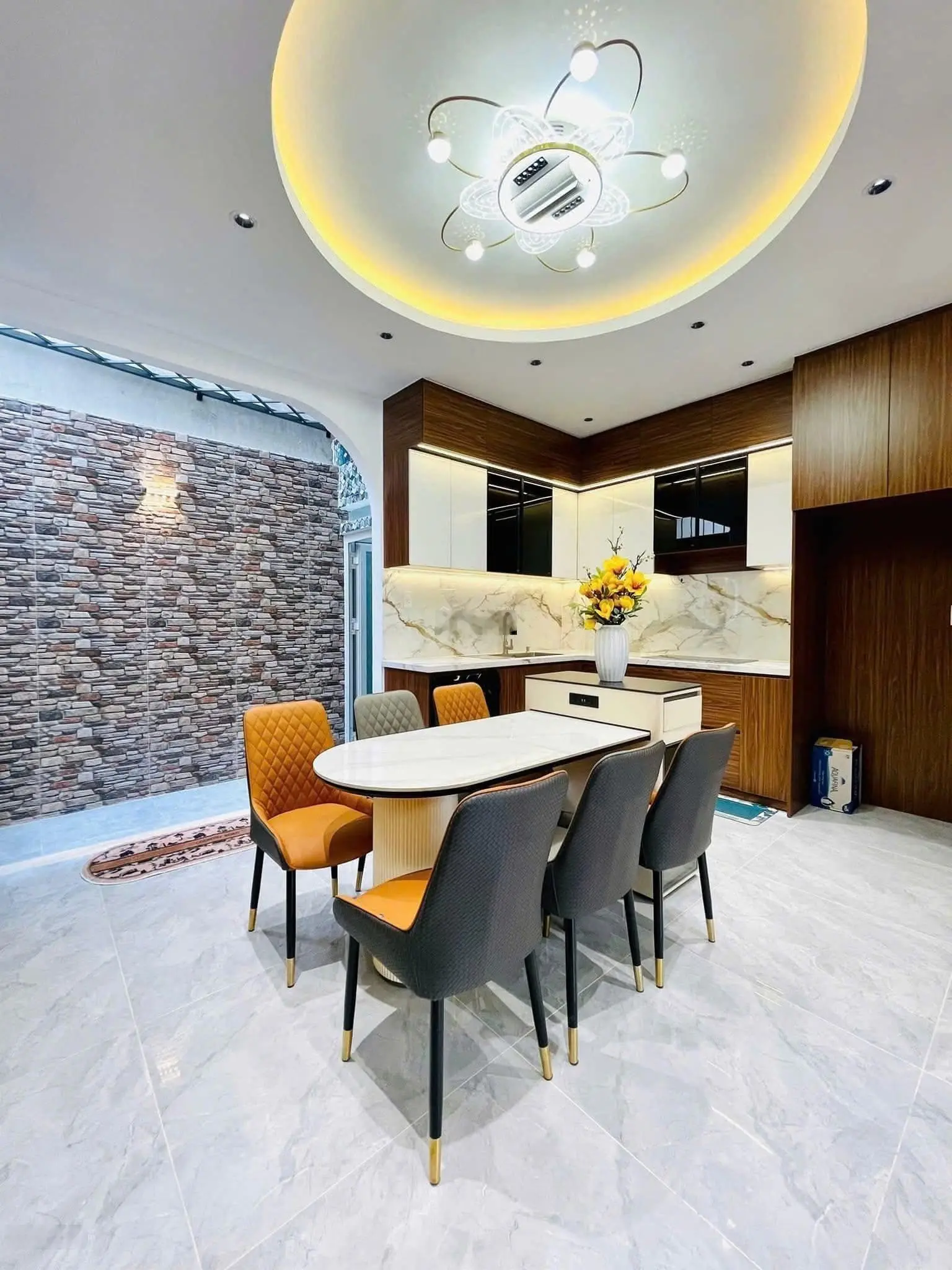 Cần tiền, bán gấp, nhà Quận 2 Nguyễn Văn Kỉnh, 60m2 (4PN 5WC), Hẻm 5m, SHR, Chuẩn Pháp Lí