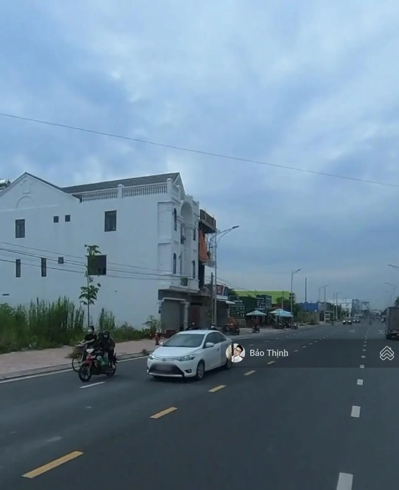 Bán gấp đất 120m2 MT Bờ Kinh, Phường 3, Vĩnh Long gần Co. Opmart VL, SHR - full thổ cư
