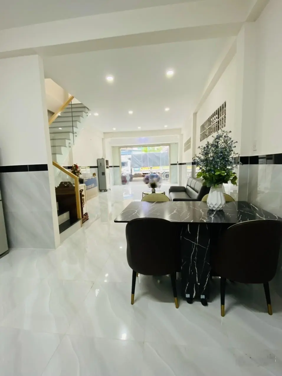 Bán nhà đẹp lung linh mặt tiền đường Phạm Thế Hiển, P6, Q8. Khu sầm uất phù hợp KD mọi ngành nghề