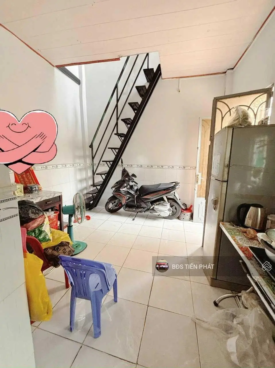 Nhà bán sổ hồng riêng. 45/48/ Lê Đình Cẩn. DT: 4,5 x 3,5m, 1 trệt 1 lầu. Giá: 1.98 tỷ