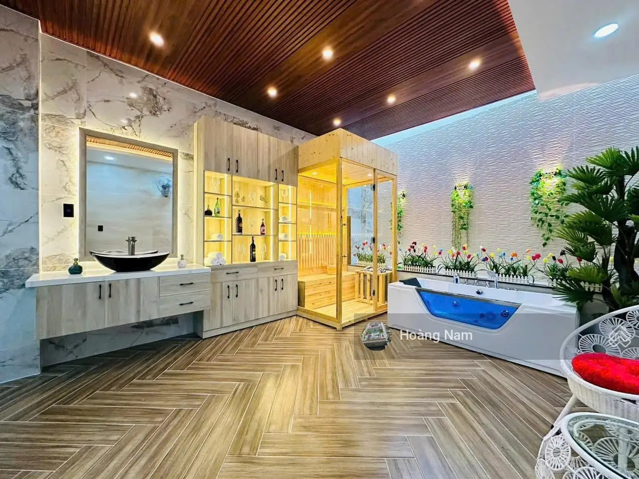 Cần xoay tiền bán nhà hẻm 5m 65m2 Võ Văn Tần, Q3. Xây trệt 4 lầu. Gần chợ Bàn Cờ rất tiện