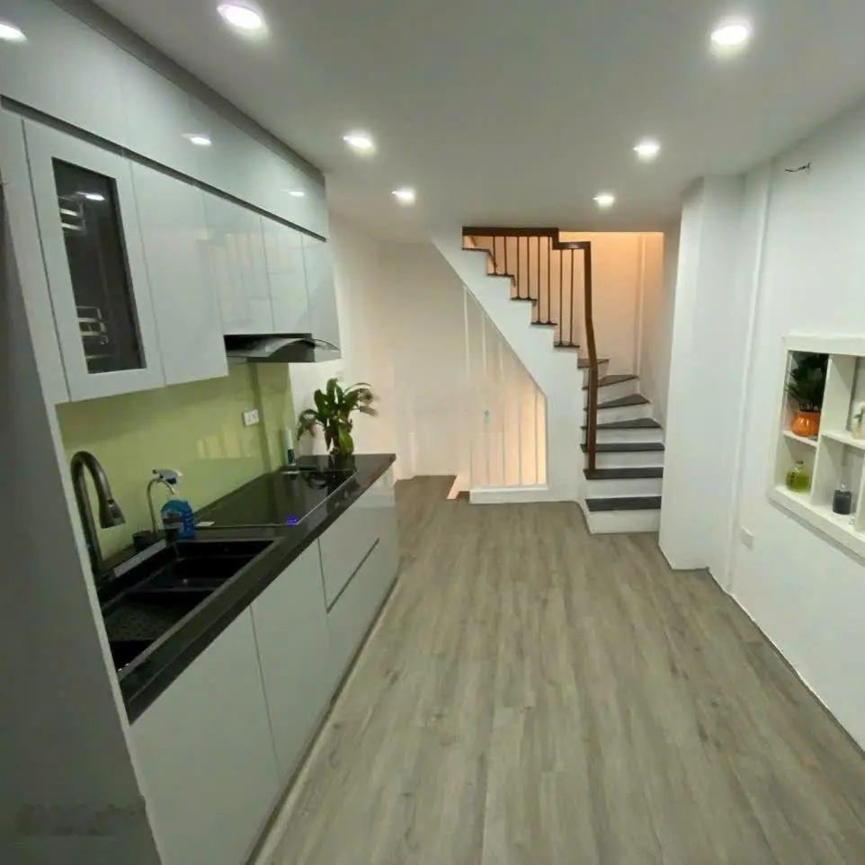 Nhà mặt ngõ 4.7 tỷ, DT sổ 16m2/18m2 tầng 2, 6 tầng, 3 ngủ, cách 30m ra ô tô, TÂY SƠN, ĐỐNG ĐA