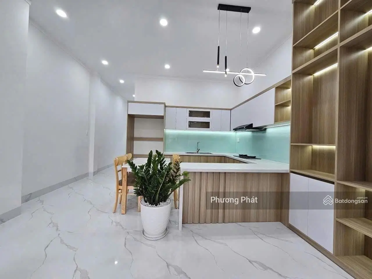 Bán Gấp Nhà 1 trệt 1 lầu sân xe hơi gần cổng sau văn miếu Trấn Biên, TT 600tr Nhận Nhà Ở Ngay