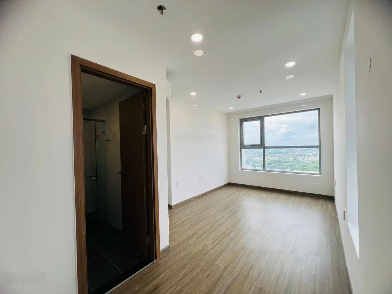 Bán gấp hàng vip 3PN tầng cao, view mặt tiền dự án, trả trước 900 triệu nhận nhà, sổ hồng lâu dài