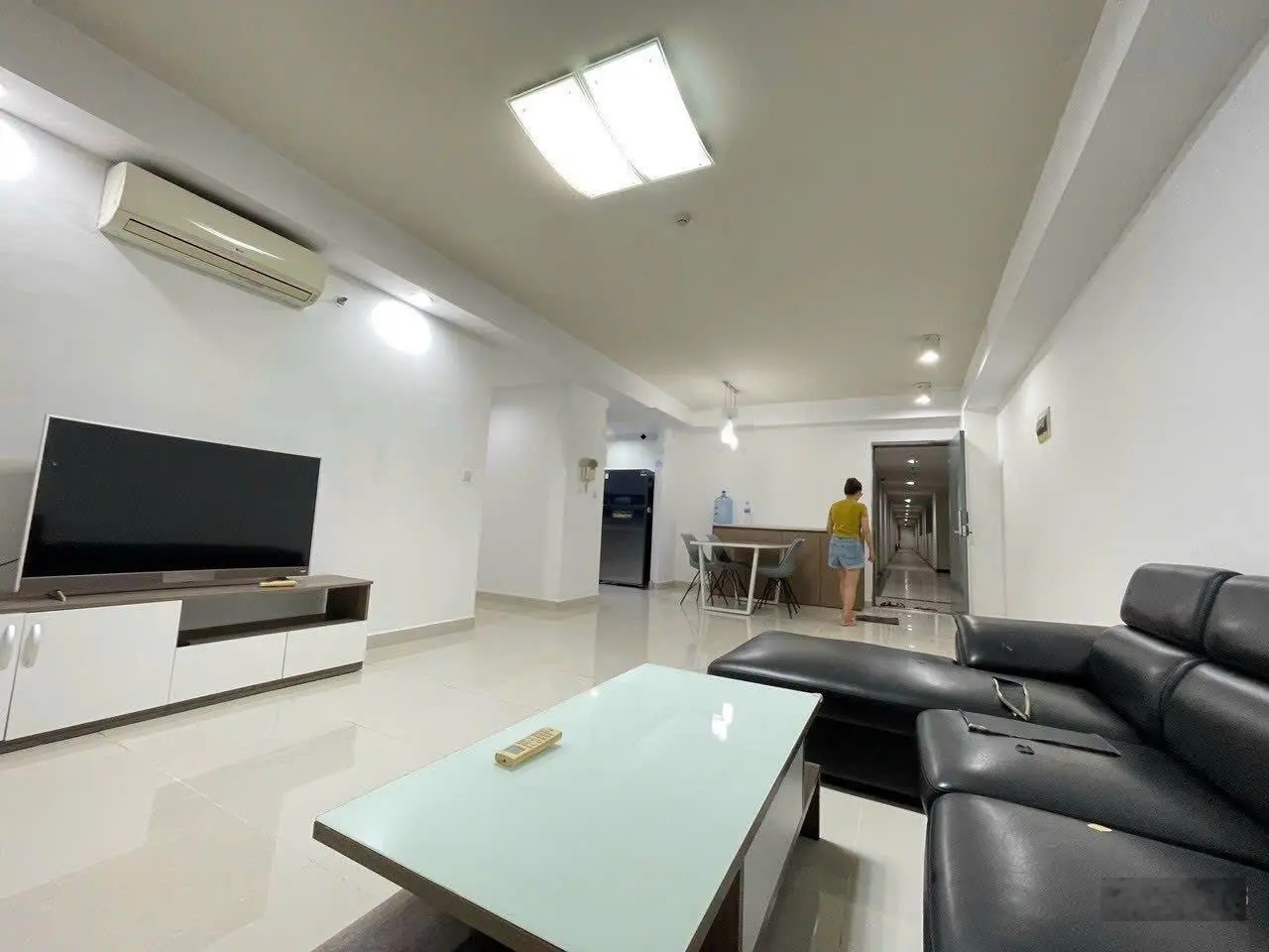 Bán căn hộ The Eastern, đường Liên Phường, quận 9. Căn góc 3 phòng ngủ và 2 WC full nội thất