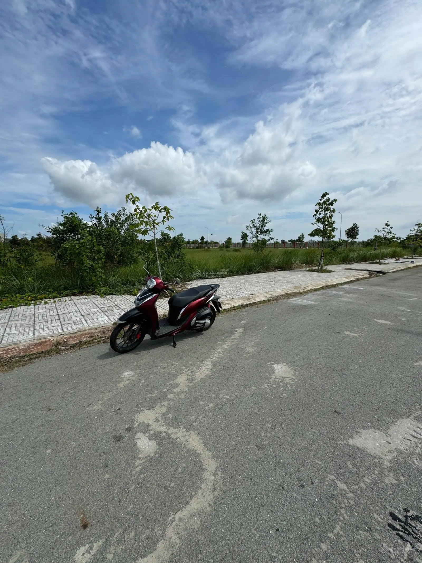 Bán biệt thự view công viên , 10x 17.5 Kdc Tân đô , đương 11D , giá chỉ 2 tỷ 900 triệu