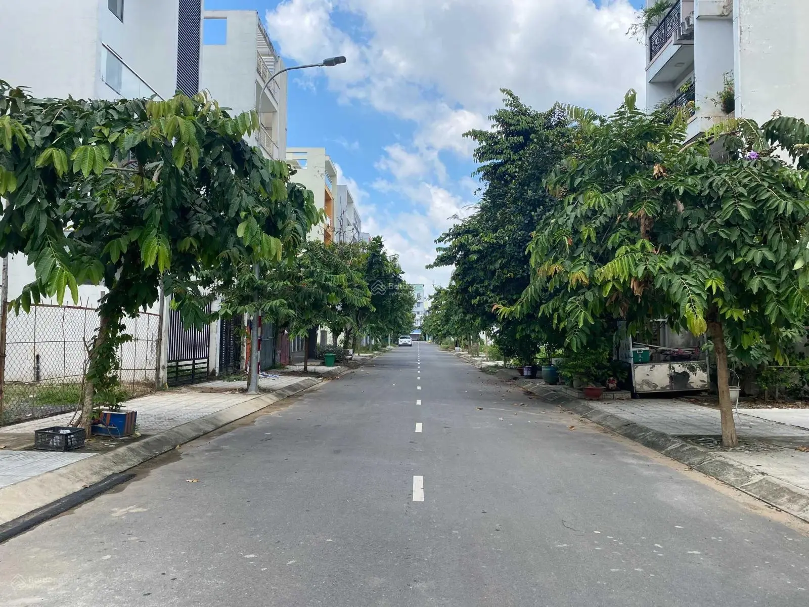 Bán tòa nhà CHDV Cát Lái Q. 2, DT 119m2, 1 trệt 4 lầu, 10 phòng, có thang máy, giá 11.5 tỷ (có TL)
