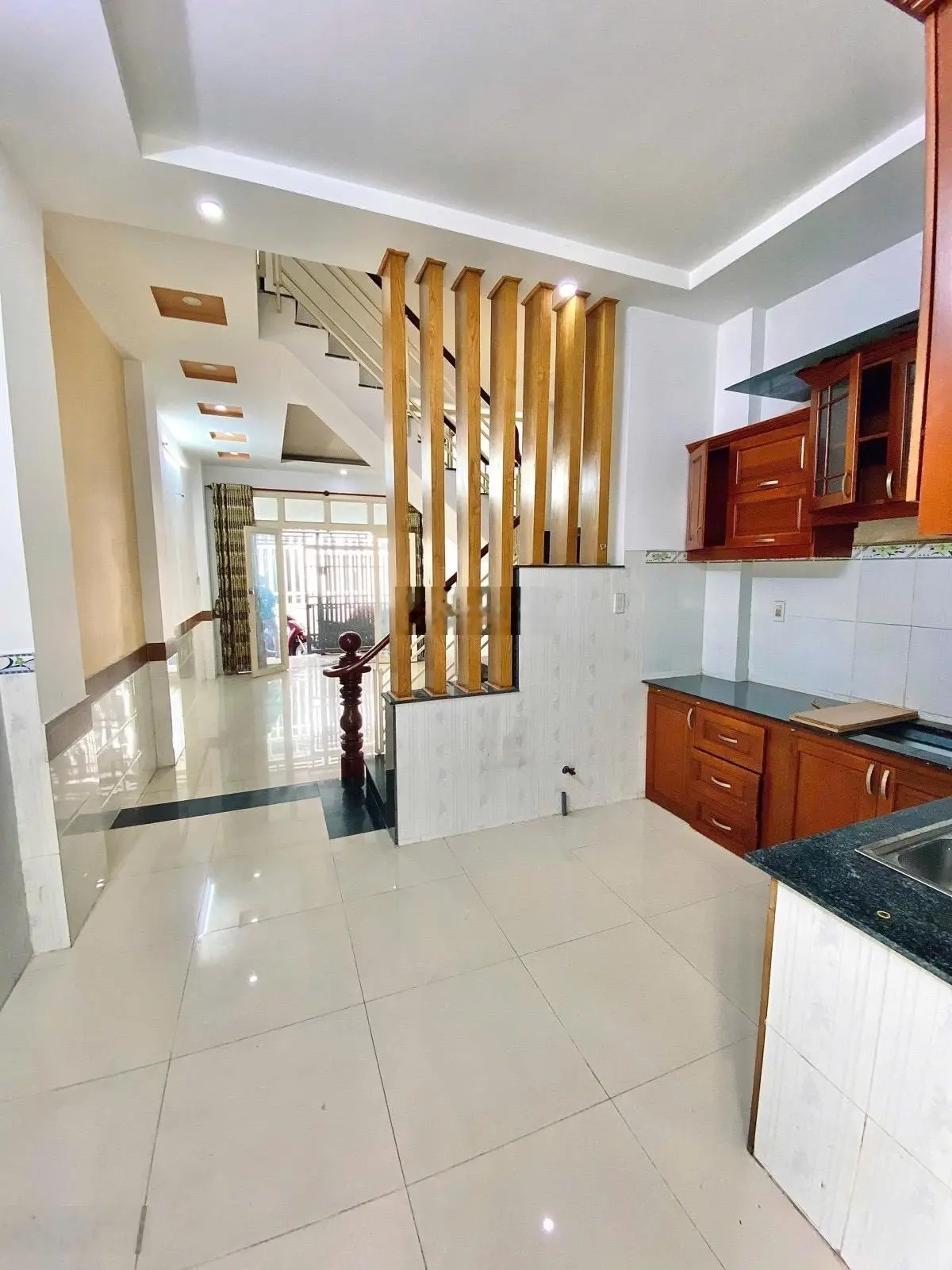 GẤP Nhà 2 tầng ngay Emart Phan Huy Ích 50m2 chỉ 4,8 tỷ. Sổ hoàn công đủ không quy hoạch lộ giới