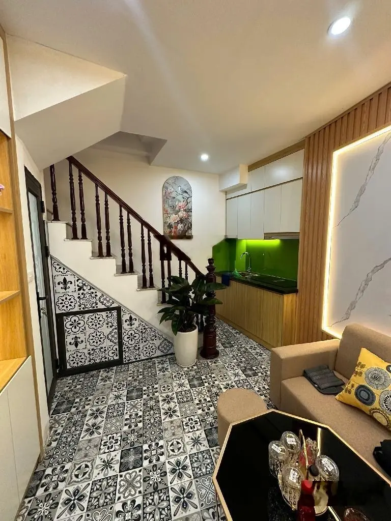Bán nhà Tôn Đức Thắng 22m2 - 5 tầng - MT 3.3m - nhỉnh 4 tỷ