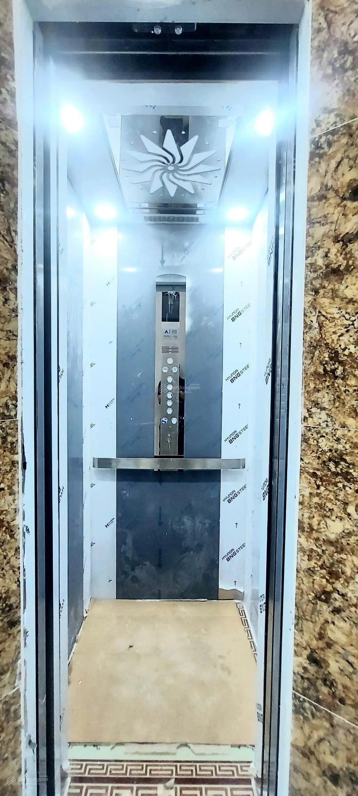Bán nhà riêng tại gần Hyundai Hillstate, giá thỏa thuận, 44m2, 7PN, 5WC, Hà Đông, HN giá 10,7 tỷ