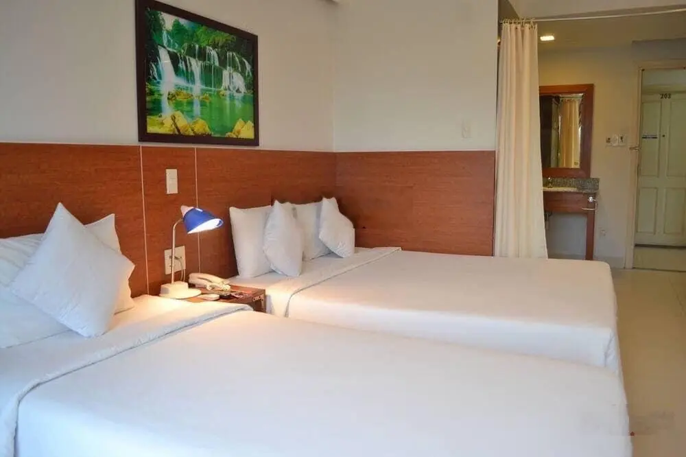 Khách sạn 5 tầng 1 lửng, 18 phòng ngay khu phố du lịch nguyễn văn thoại, dòng tiền 80 triệu/ tháng