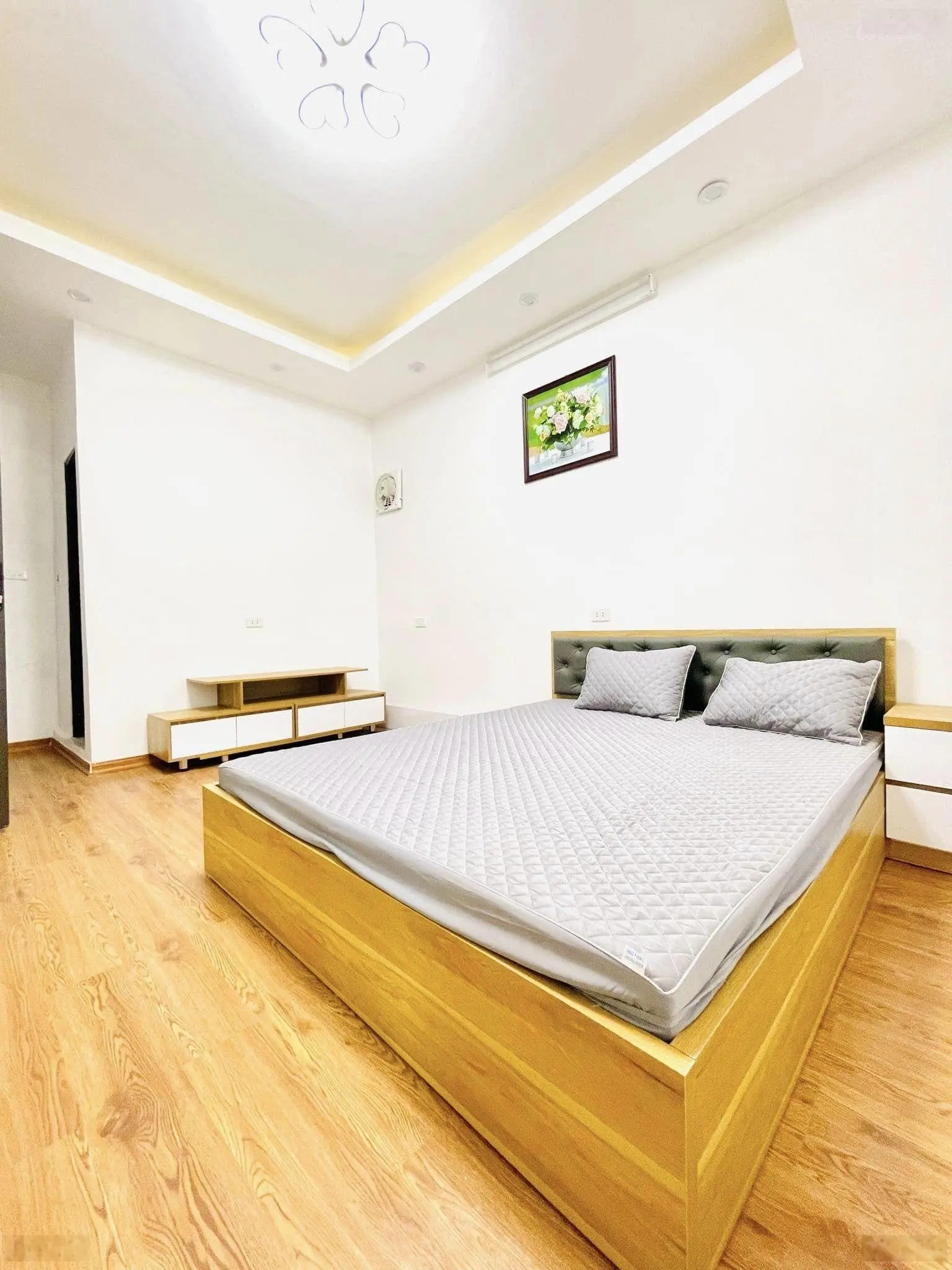 Chỉ 5.x tỷ -trần khát chân - 33m2 - 4 tầng -3 ngủ-hbt-0985826871