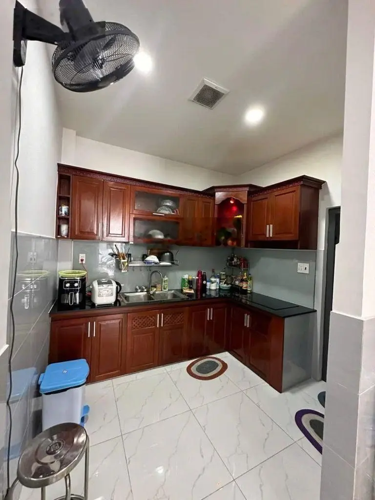 Tây thạnh - 4m x 11m - đường 4m - gần mặt tiền - 3 tầng bê tông mới - chỉ 5.x tỷ