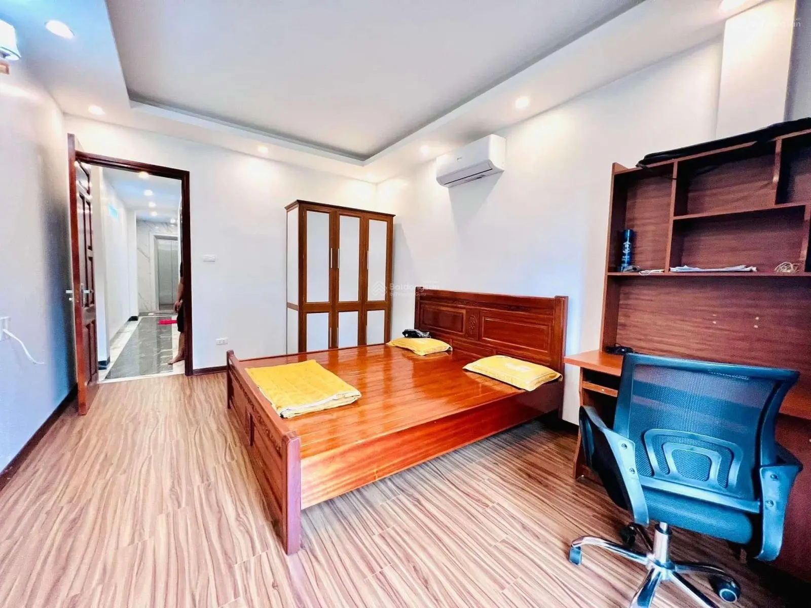 Bán nhà Phố Đông Tác trung tâm Đống Đa 20m ra Phố 51m2 6 Tầng thang máy nhà đẹp 6 Phòng Ngủ