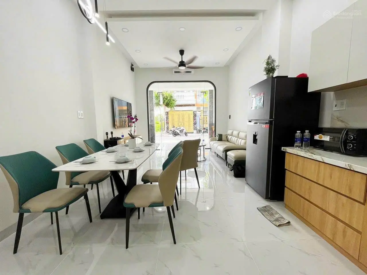 Bán nhà tặng nội thất, SHR đã hoàn công