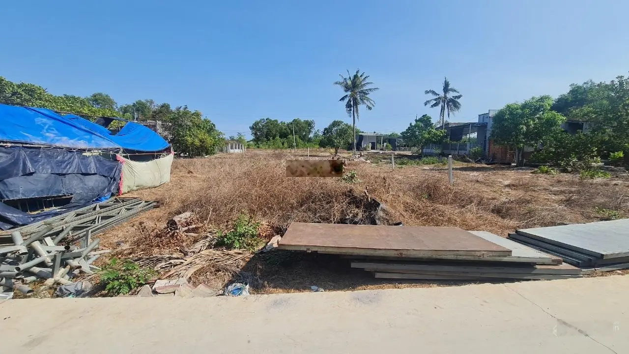 Bán gấp 10x30m lô 2 Ngô Tất Tố, Tân Phước, TX LaGi. Gần biển, giá rẻ