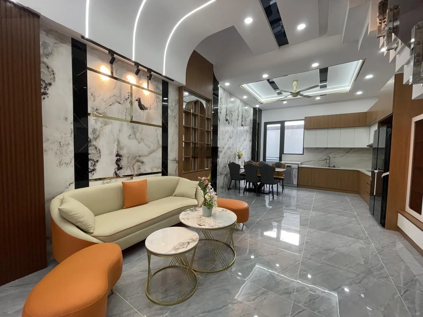Hot: nhà mới 4 tầng full nội thất cao cấp, ô tô ngủ trong nhà ngay đường linh đông - gần vành đai 2