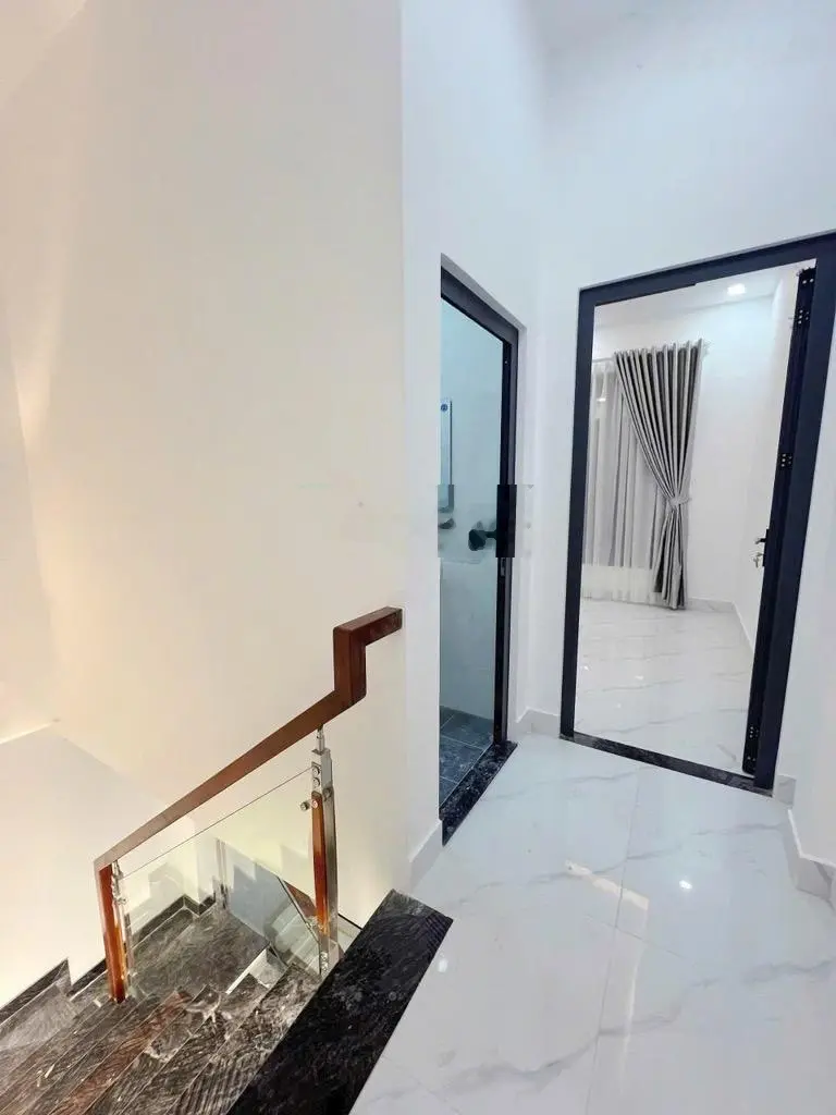 Bán gấp nhà riêng Lê Văn Quới, BT, 42m2, 2 tầng đúc mới 100%, hẻm xe hơi, sát mặt tiền, nhỉnh 4 tỷ